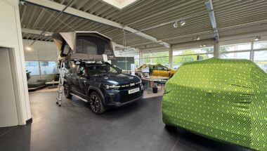 Showroom Dacia Ecke I