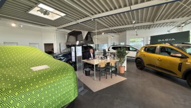 Showroom Dacia Ecke